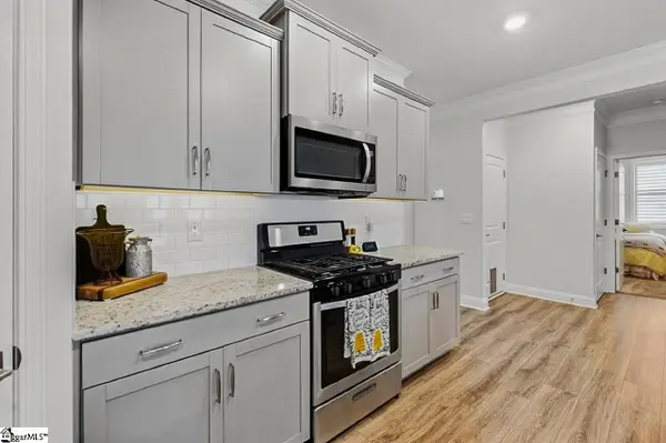 18 Strawbridge Road, Simpsonville, SC 29681