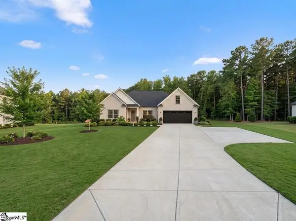 261 Carriage Gate Drive, Wellford, SC 29385