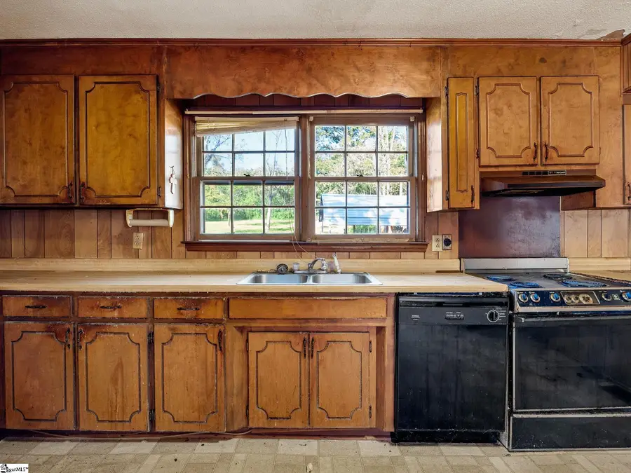 435 Summerland Drive, Spartanburg, SC 29306 - #2