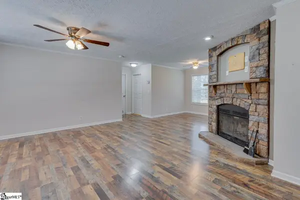208 Black Road, Woodruff,  29388