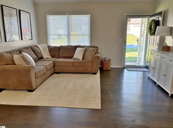 120 Oak Valley Drive, Simpsonville, SC 29681