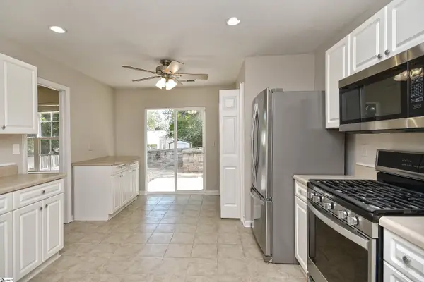 614 Fairview Lake Way, Simpsonville, SC 29680