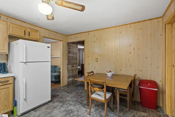10 Hollywood Street, Inman, SC 29349