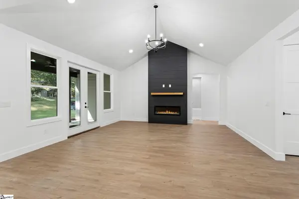 3 Inverrary Drive, Taylors, SC 29687