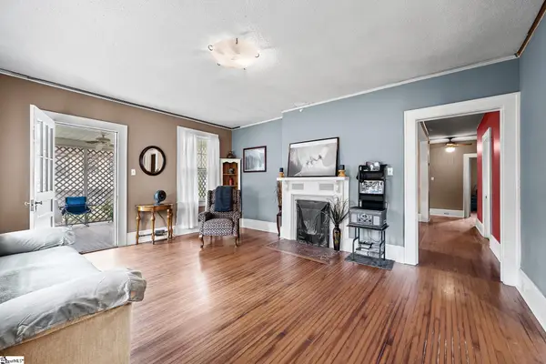 226 Irby Avenue, Laurens, SC 90613-1800