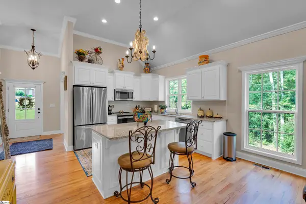 157 Hidden Ridge Drive, Spartanburg, SC 29301