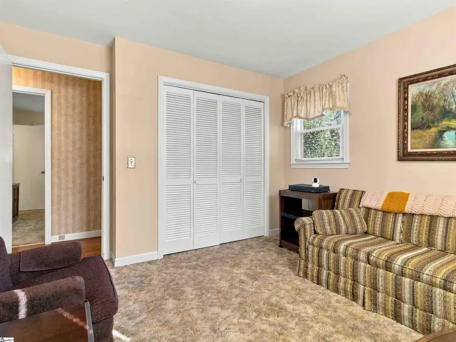 109 Woodcliff Court, Simpsonville, SC 29681 - #2