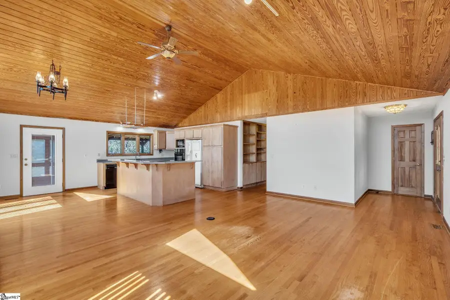 375 Loop Road, Campobello, SC 29322 - #3