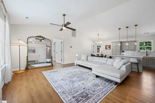 728 Cannonsburg Drive, Duncan, SC 29334