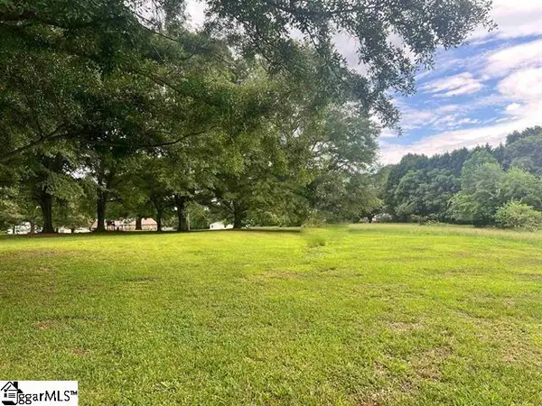 700 E Victor Hill Road, Duncan, SC 29334