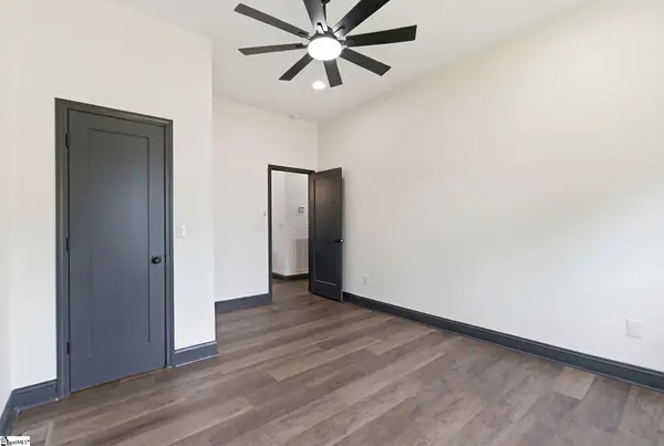 1 E 5th Street, Greenville, SC 29611