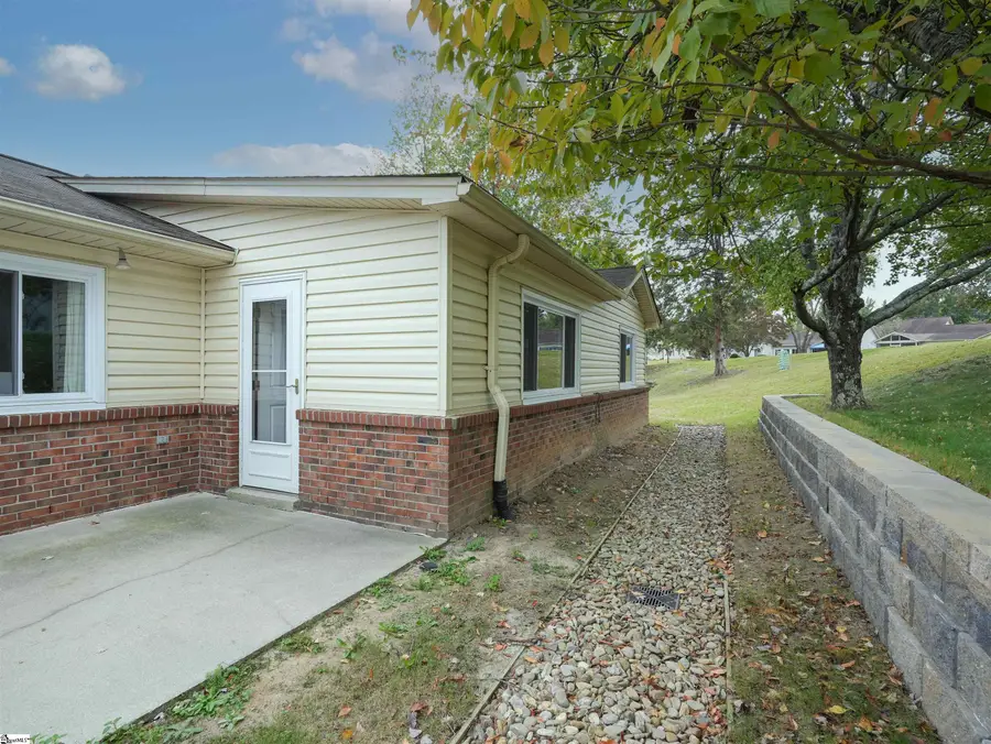 416 Lakeside Circle, Greenville, SC 29615 - #3