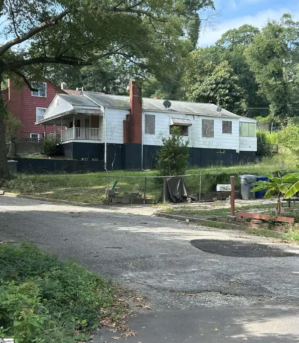 132 Oxford Road, Spartanburg, SC 29301-2108