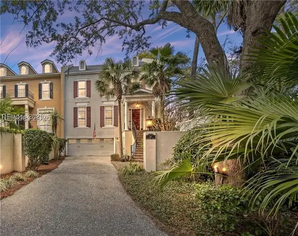 64 Crosstree Drive N, Hilton Head Island, SC 29926