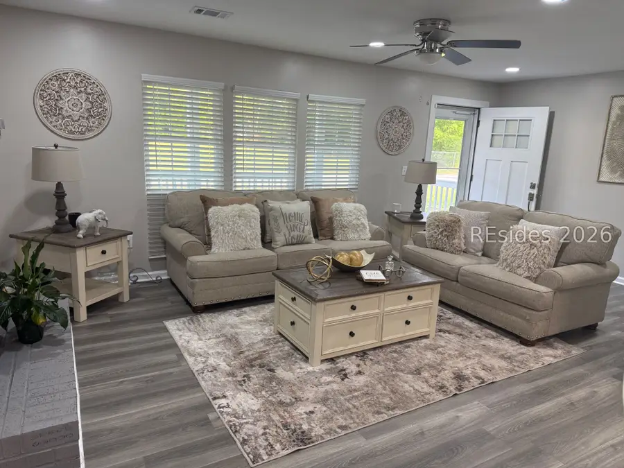 427 Carroll St, Allendale, SC 29810 - #3