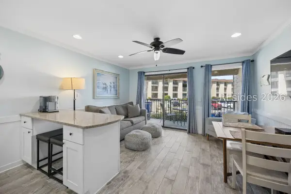 40 Folly Field Road #B102, Hilton Head Island, SC 29928