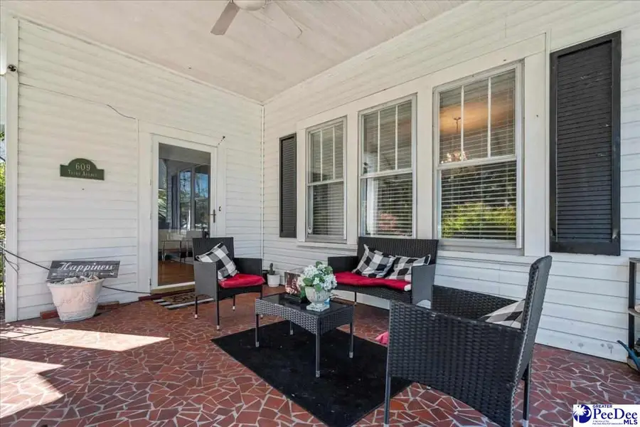 609 3rd Ave, Kingstree, SC 29556 - Image #3