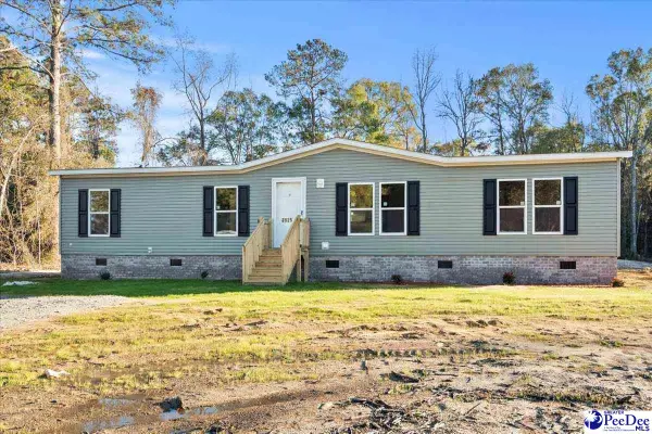 3525 Ballpark Rd., Effingham, SC 29541-4237