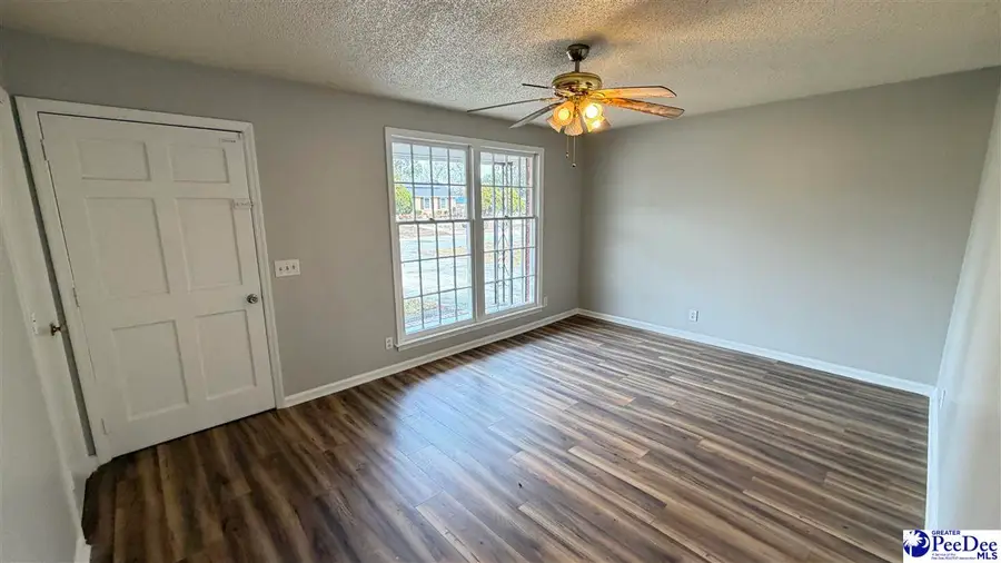 822 E Butler Ln, Florence, SC 29505 - Image #3