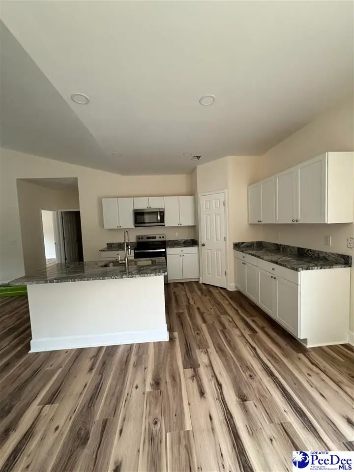 421 Kenwood Avenue, Hartsville, SC 29550 - Image #3