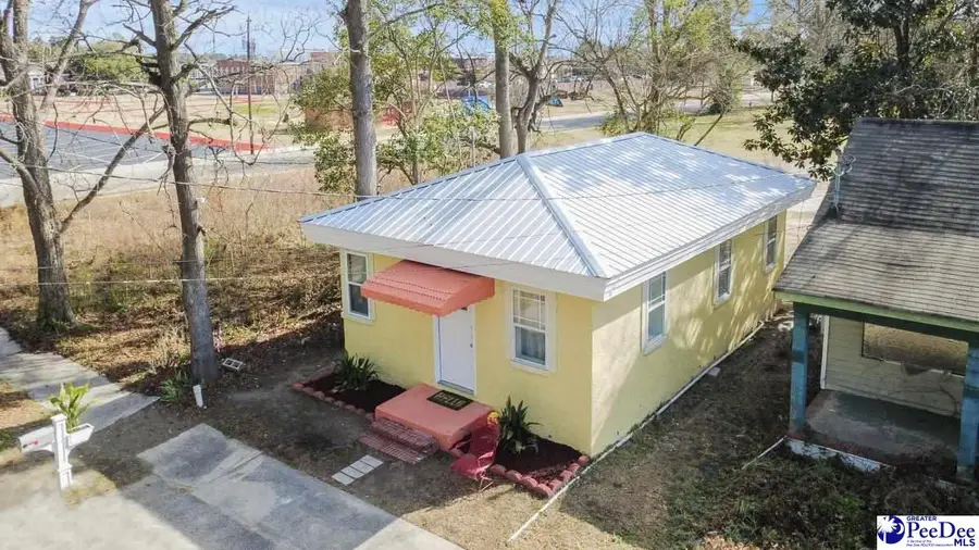 205 W James St, Mullins, SC 29574-2723 - Image #2