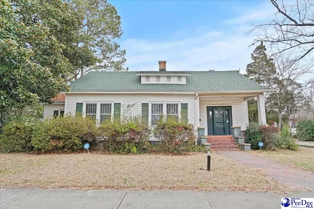 218 Huger St, Cheraw, SC 29520 - #1