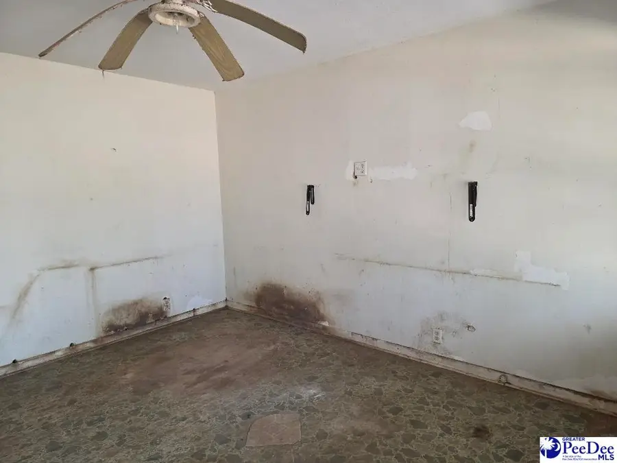 705 Sandpiper Dr, Hartsville, SC 29550 - #2