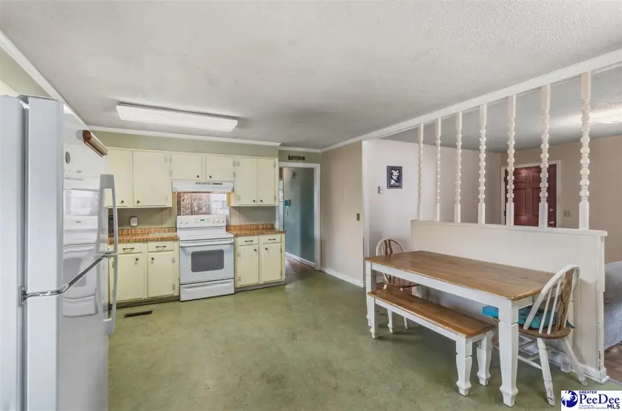 902 Rosewood St, Mullins, SC 29574 - #2