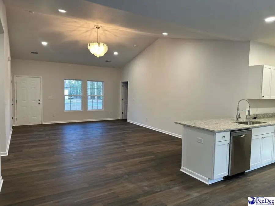 806 Glen Acres Dr, Hartsville, SC 29550 - #3