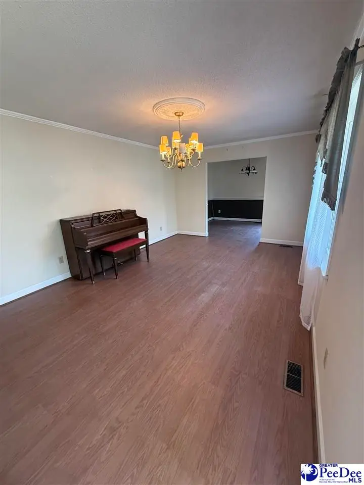 607 S 11th St, Hartsville, SC 29550 - #3