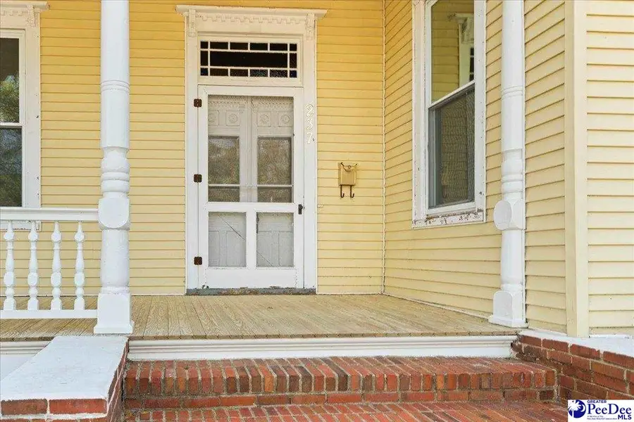 237 W Broad St, Darlington, SC 29532 - #2