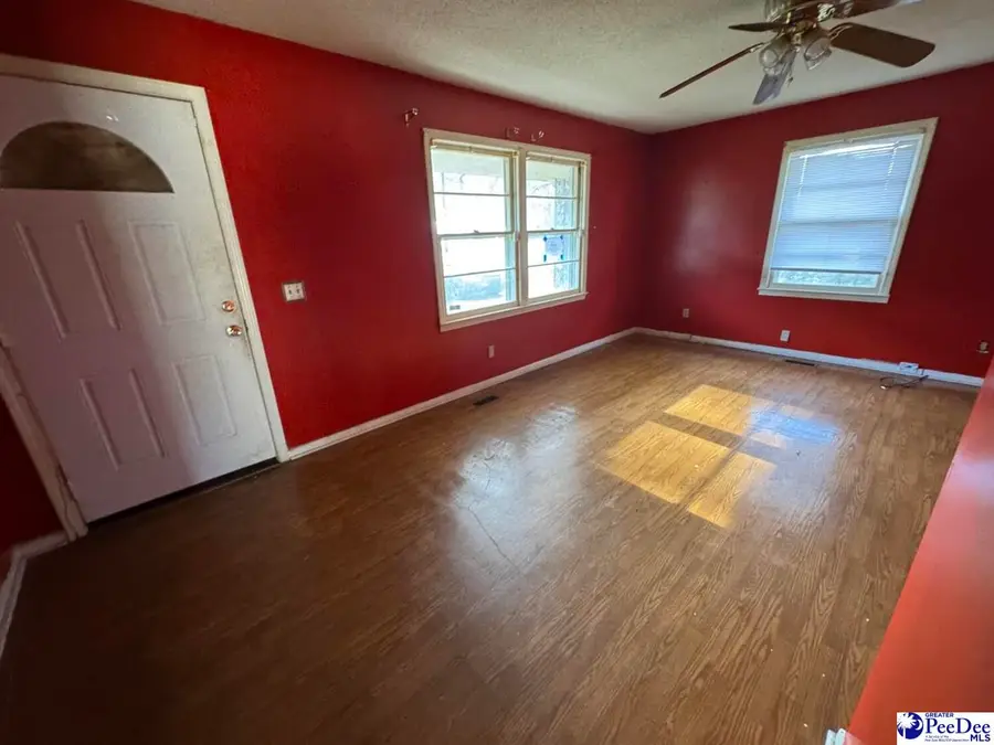 507 N Hill St, Timmonsville, SC 29161 - #3