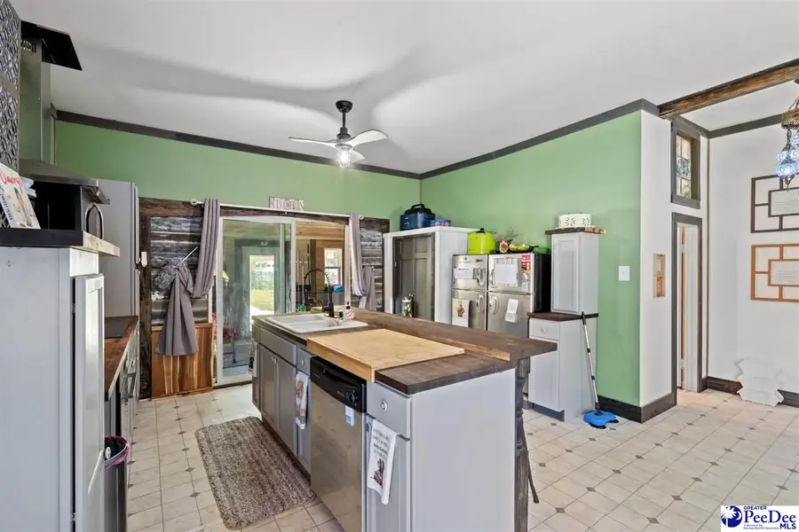 209 S Walnut St, Lake View, SC 29563 - #3
