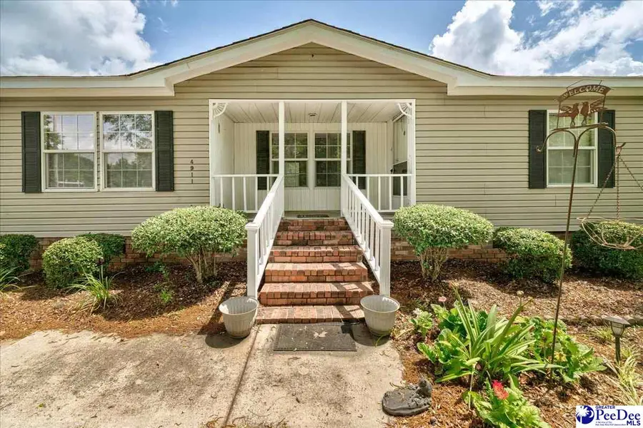 4911 Oates Hwy, Timmonsville, SC 29161 - #2