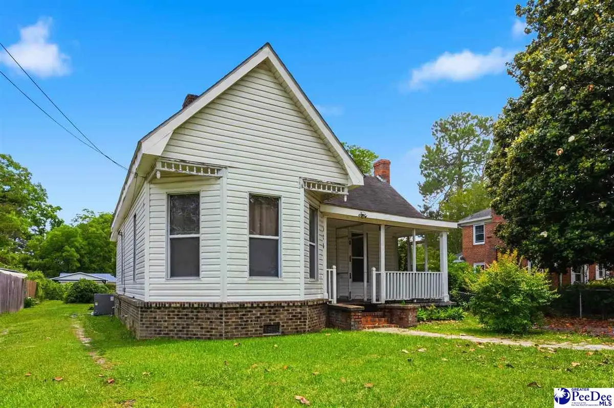 320 N Park St, Mullins, SC 29574 - #1