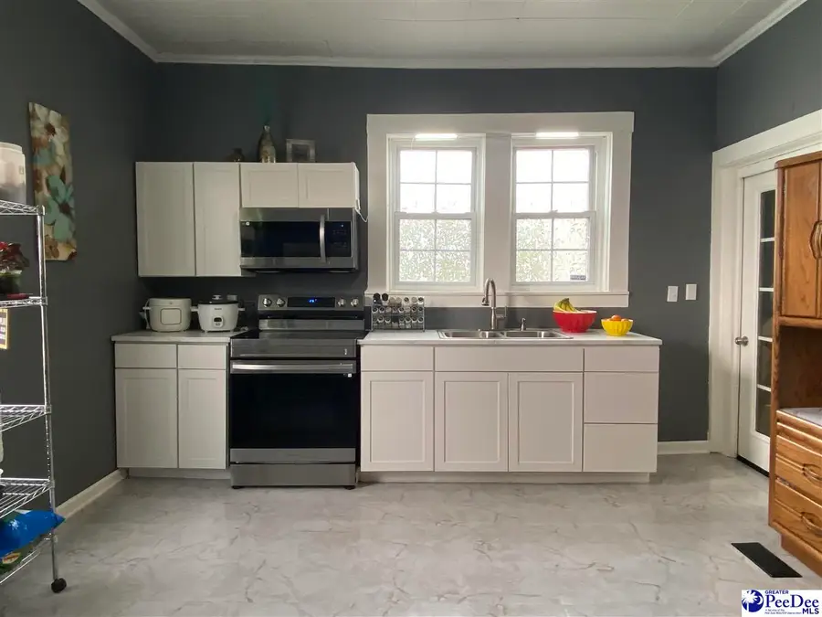 320 N Park St, Mullins, SC 29574 - #3