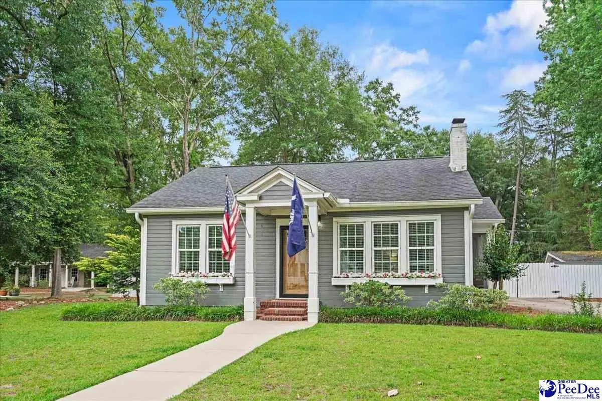 435 W College Ave, Hartsville, SC 29502 - #1