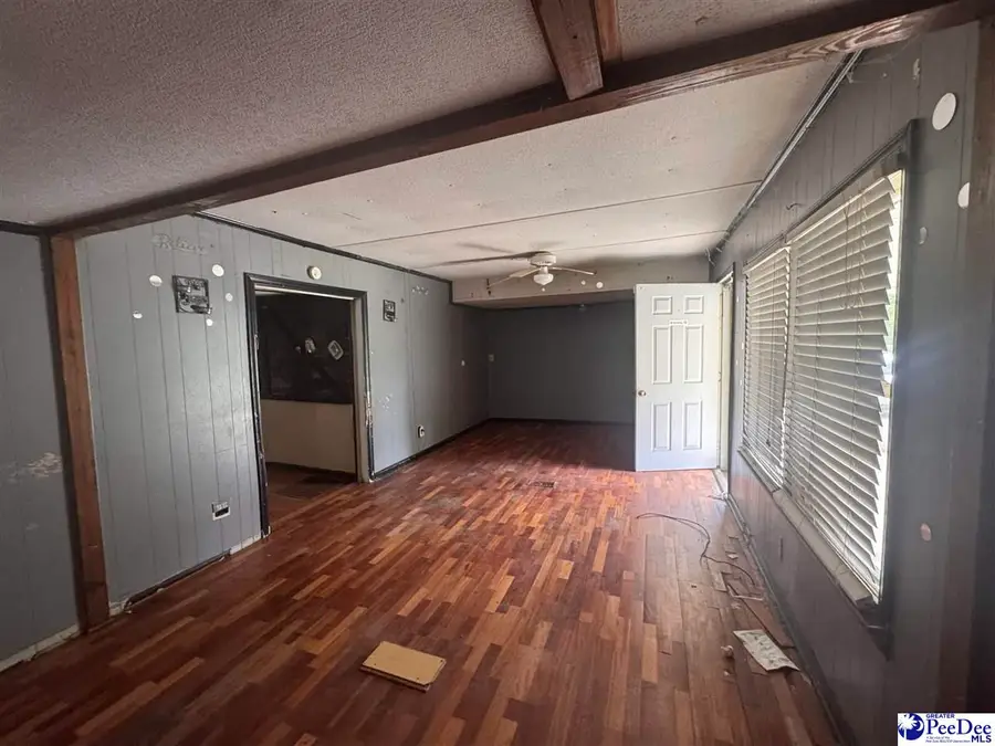 352 Bayview Cir, Hartsville, SC 29550 - #2