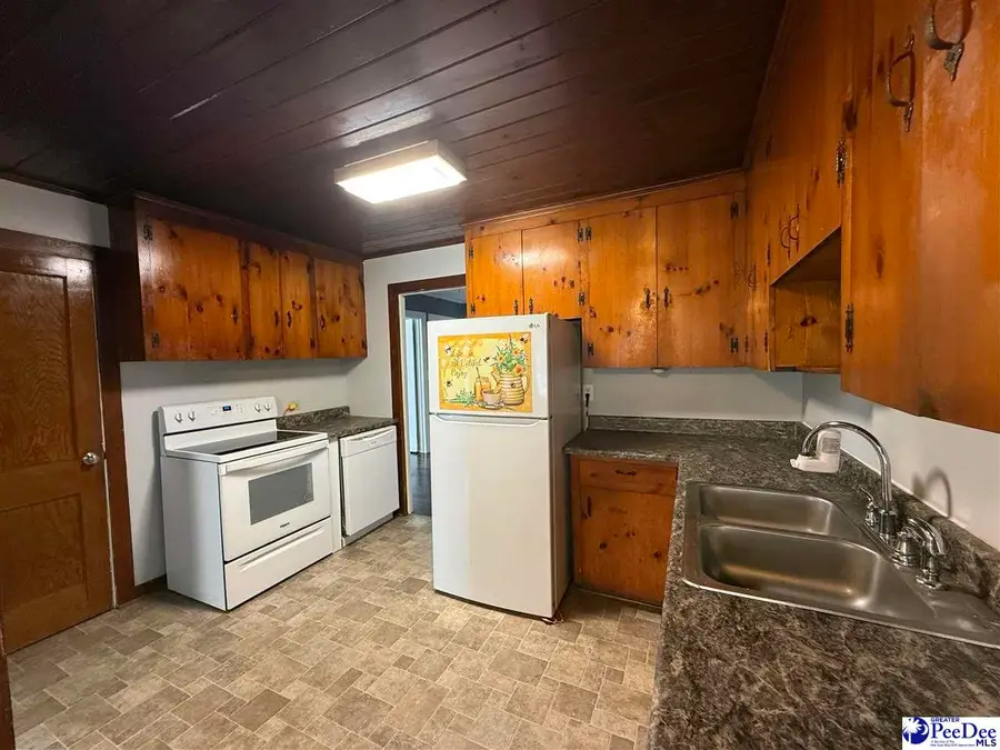 108 Hartzell, Cheraw, SC 29520 - #3