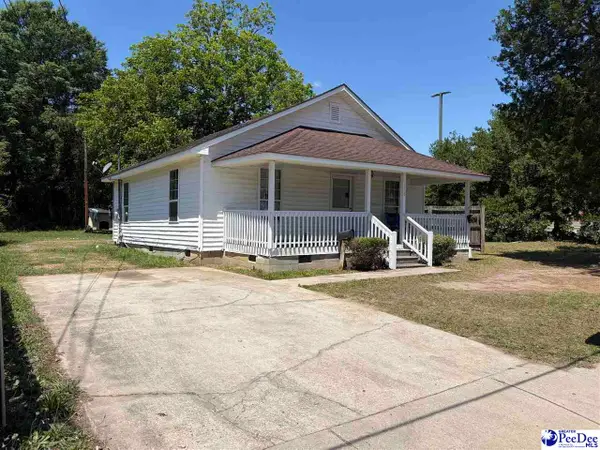 516 Gapway St, Mullins, SC 29574