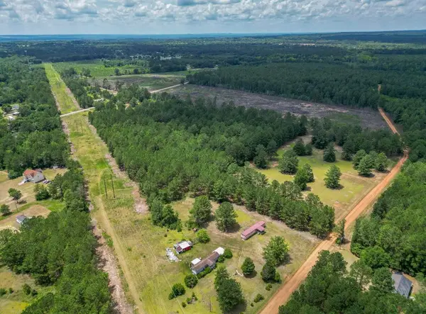 2105 Erica Lane, Wedgefield, SC 29168