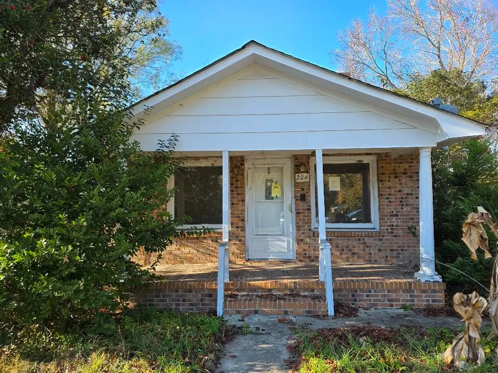 206 Harlem Street, Bishopville, SC 29010 - #1
