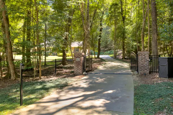 6670 Kings Grant Way, Dalzell, SC 29040