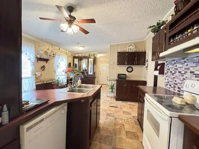 1137 Rugby Avenue, Summerton, SC 29148 - #2