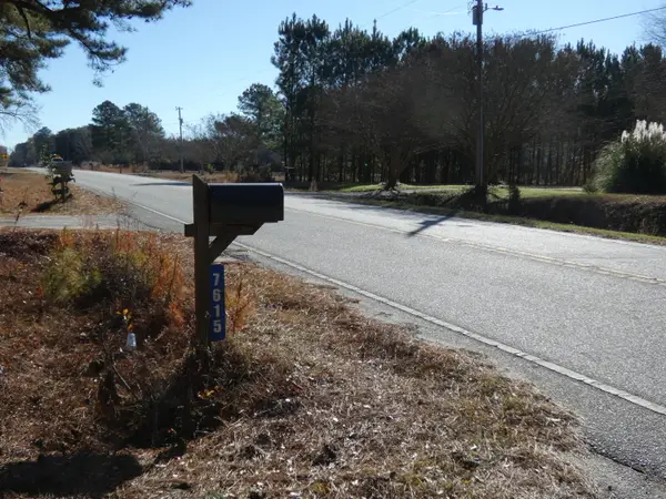 7615 Raccoon Road, Manning, SC 29102