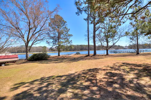 2222 Lakeshore Drive, Manning, SC 29102