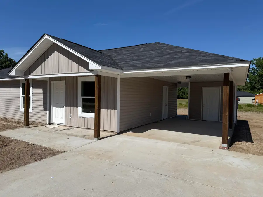 305 S Hampton Street, Pinewood, SC 29125 - #2