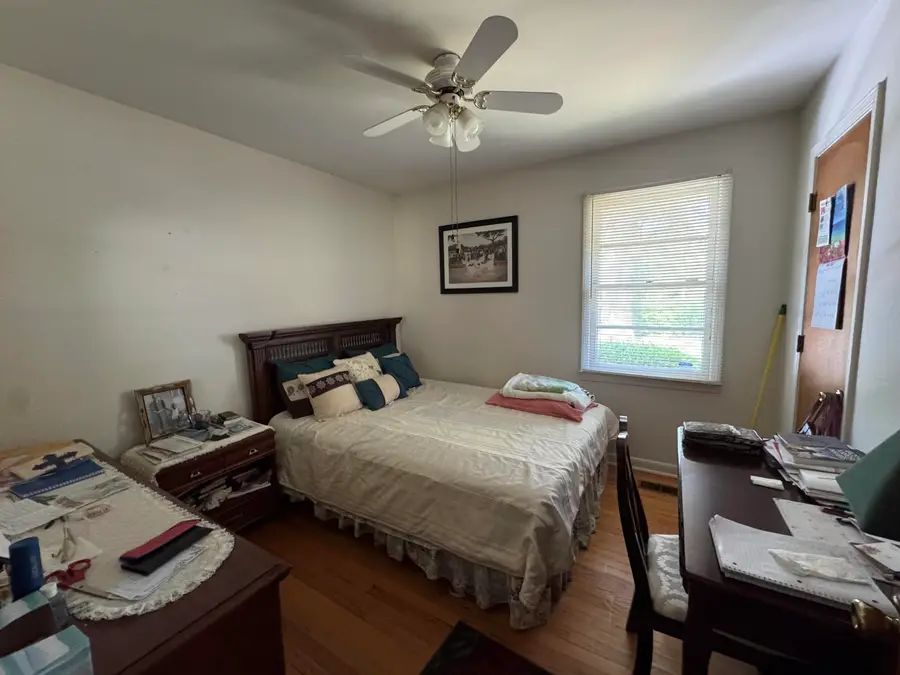 1020 E Sherwood Drive, Sumter, SC 29153 - #3