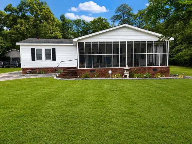 1301 Mill Creek Drive, Manning, SC 29102 - #2