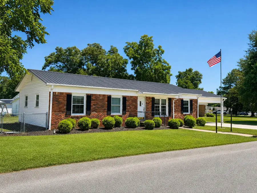 1075 Sullivan Street, Turbeville, SC 29162 - #2